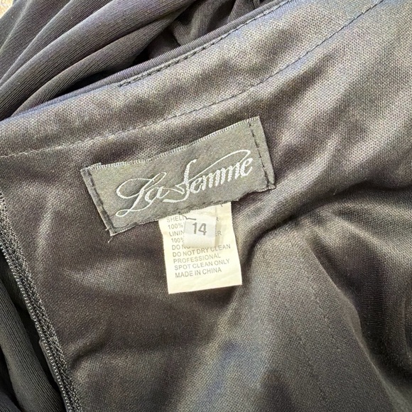 La Femme Ruched Jersey Long Gown with V-neckline black Dress - Picture 11 of 11